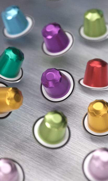 Visual 3d ritraente della capsule di caffè Aluminium che prendono il volo realizzato con software 3D da SINERGICA per Cellini Caffè