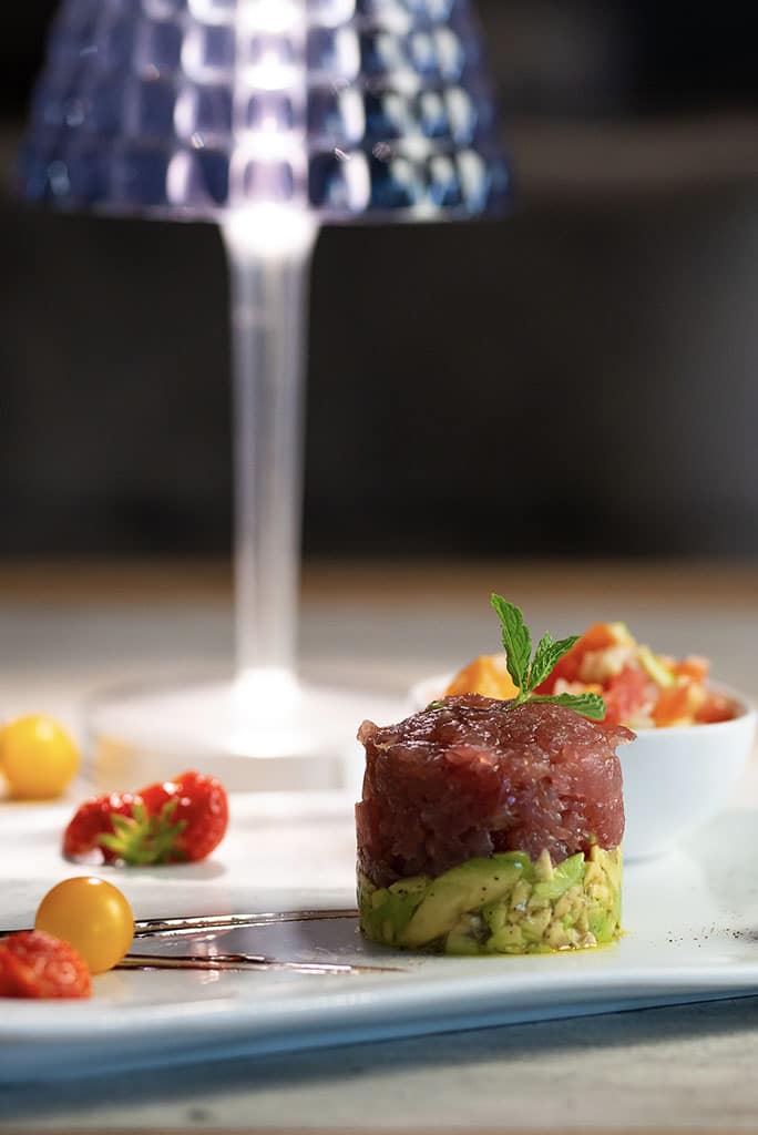 Scatto di food photography di una tartare realizzata dal ristorante Teos' di Recco.